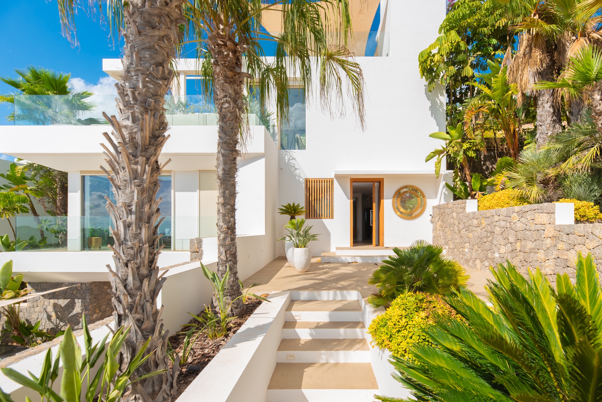 Resa Estates Ibiza sale villa Marlin vieuws entrance house .jpg